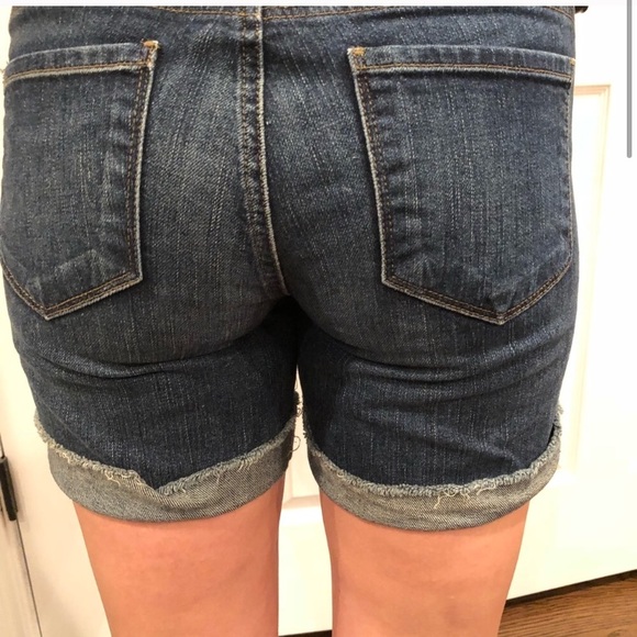 Mid length Jean shorts - Picture 2 of 2